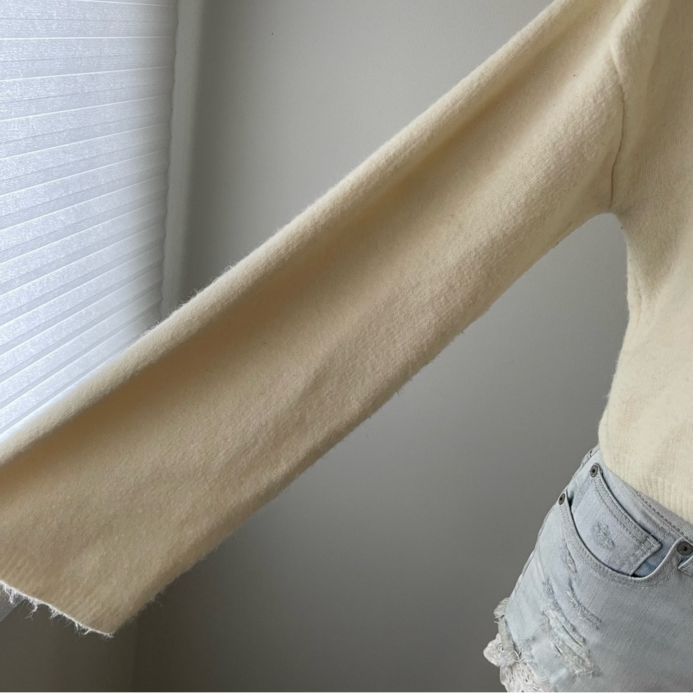 Dynamite Wide Sleeve Cropped Cardigan Sweater SOFT Cream Size XL - Picture 5 of 7